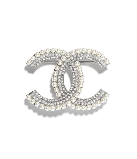 chanel brochas